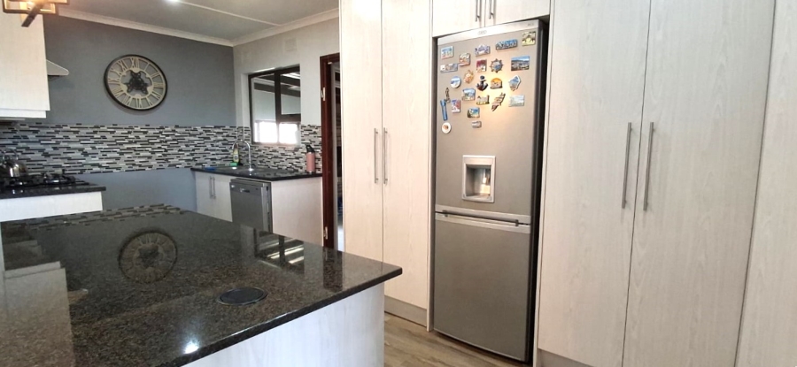 3 Bedroom Property for Sale in Amalinda Eastern Cape